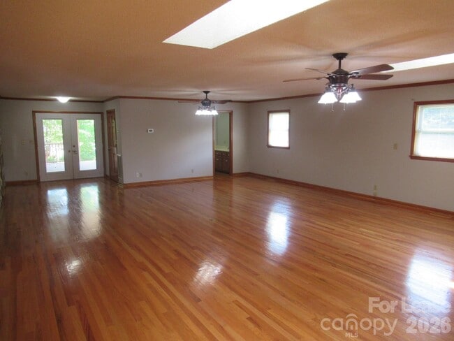Building Photo - 7800 Cherry Point Dr
