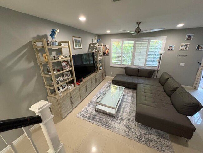 Building Photo - 9205 Villa Palma Ln