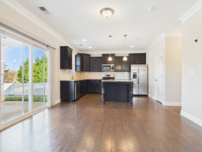 Building Photo - 8810 Douglas Palace Ct