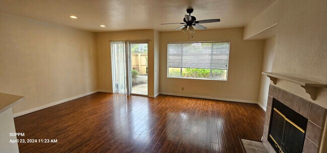 Building Photo - SCRIPPS RANCH - Ivy Hill - Nice 3 Bedroom / 2.5 Bath Townhouse.  AVAILABLE 08/17/2026.