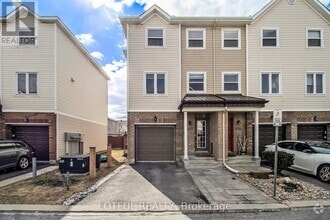 Building Photo - 407 Sadar Private