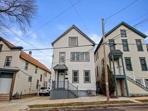 Building Photo - 1140 E Kane Pl