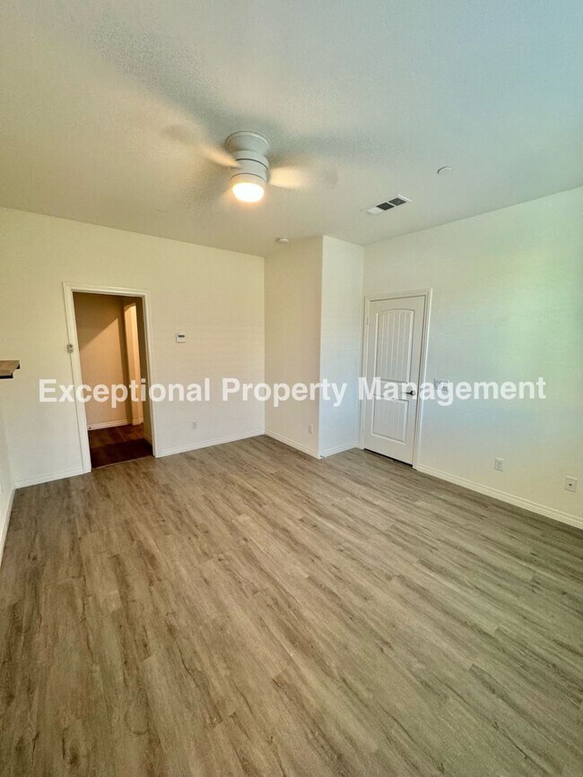 Foto del edificio - 1 bed 1 bath ADU