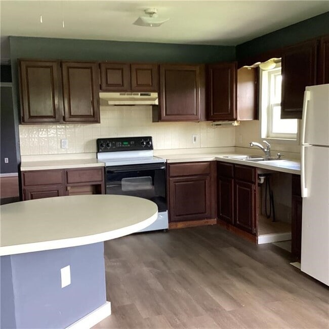 Building Photo - 117 Wrench Ln