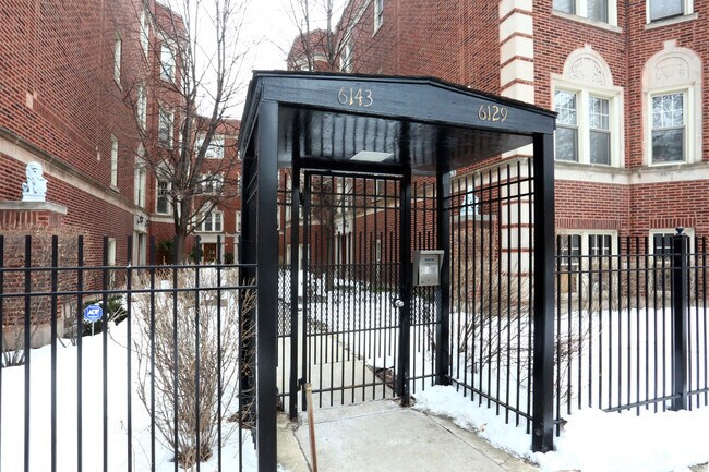 Foto del edificio - 6129-6143 N Hoyne Ave