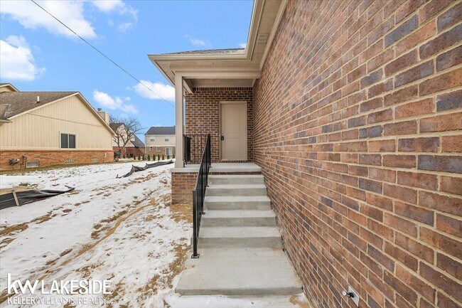 Building Photo - 34450 Maple Ln Dr