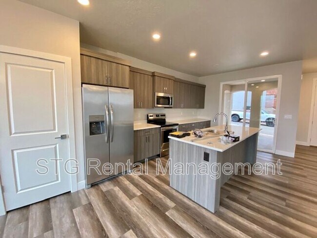 Foto del edificio - 438 N Stone Mountain Dr
