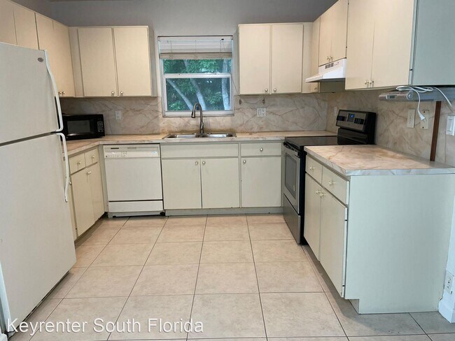 Foto del edificio - 3 br, 2 bath House - 1917 NE 48th St