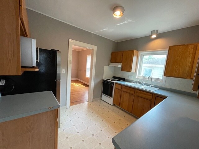 Foto del edificio - 605 Brookland Park Dr