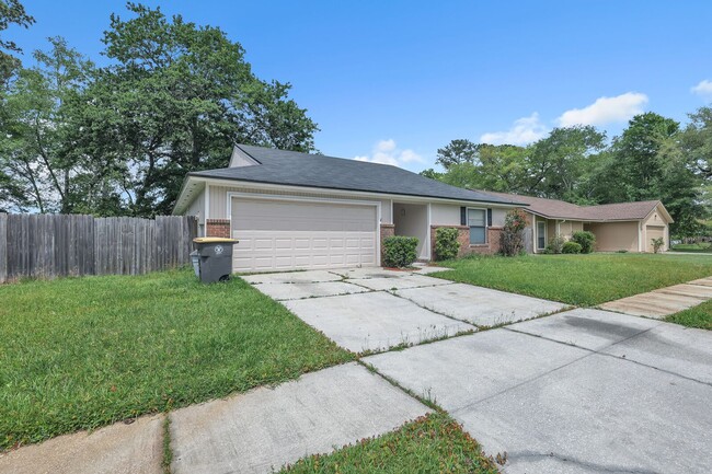Building Photo - Renovated 3 bedroom/ 2 bathroom home on th...