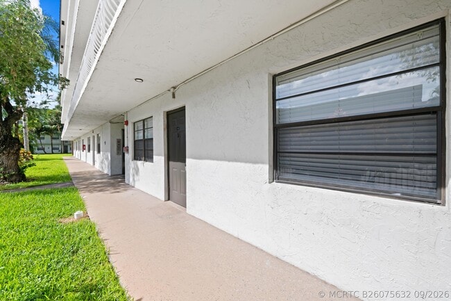 Building Photo - 500 NE 2nd St