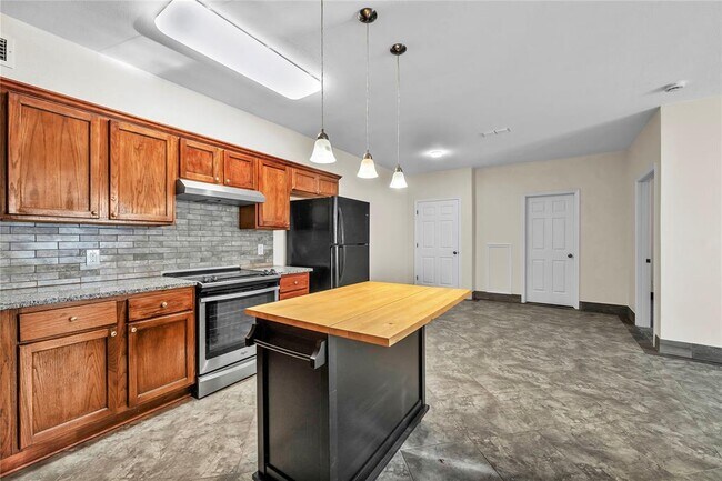 Foto del edificio - 170 Interstate Dr