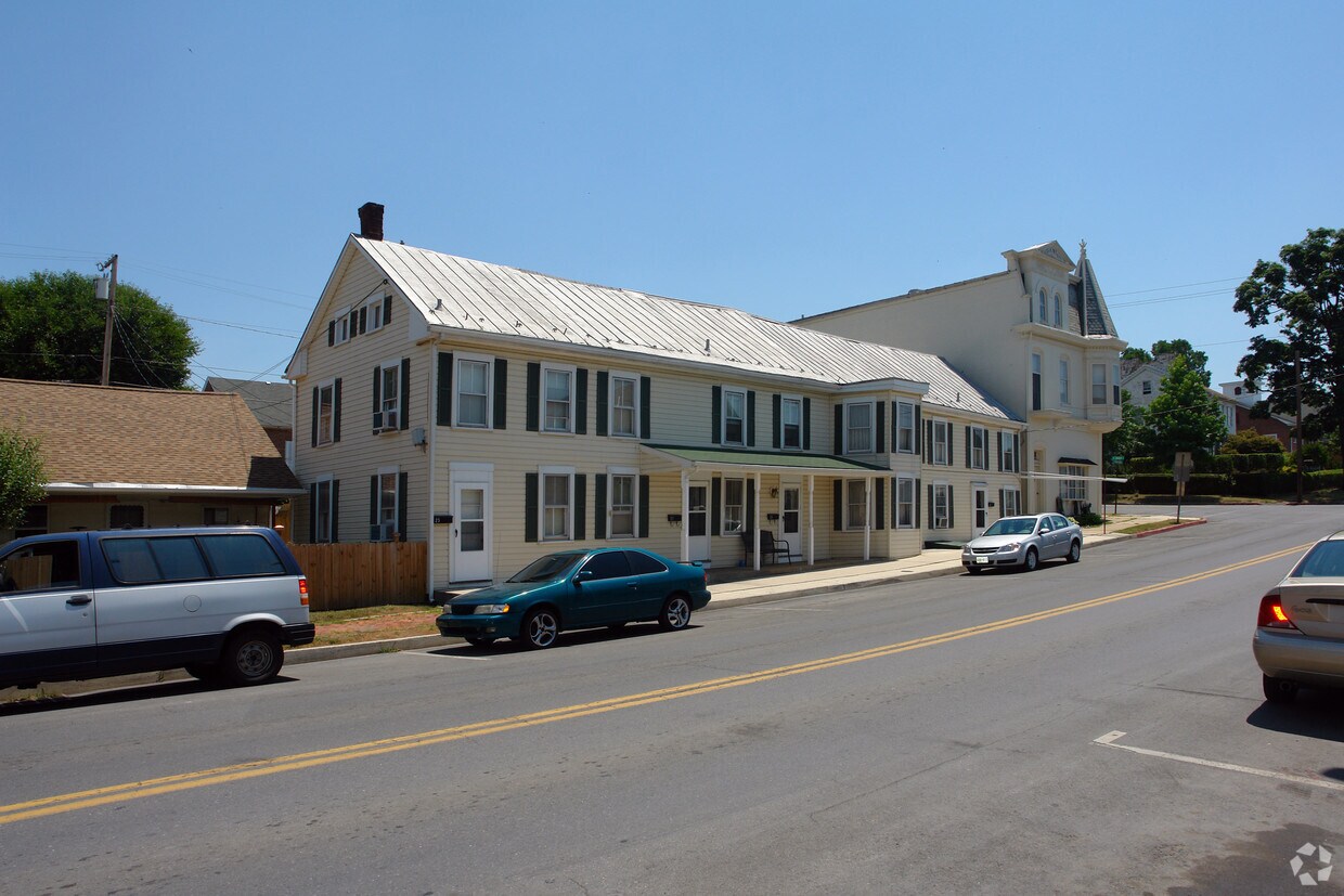 27 S Conococheague St, Williamsport, MD 21795 Apartments in