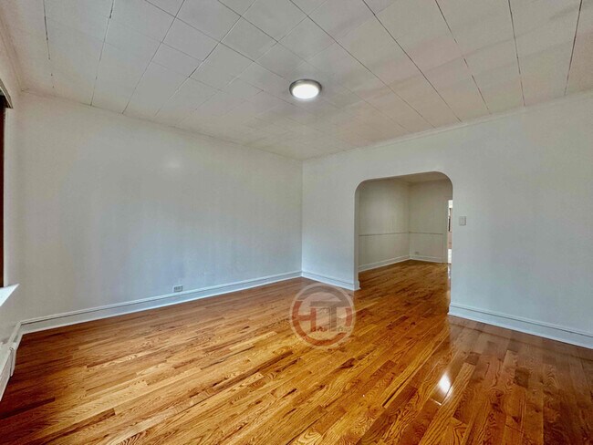 Foto del edificio - 2850 E 197th St