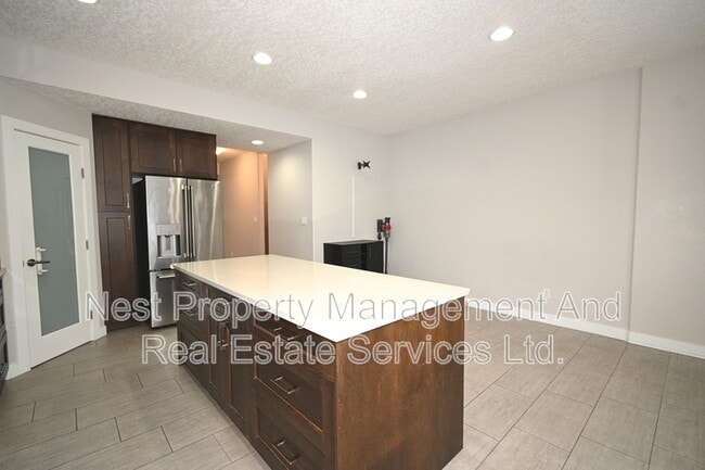 Building Photo - 467 Tabor Blvd S