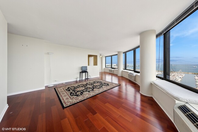 Foto del edificio - 155 N Harbor Dr