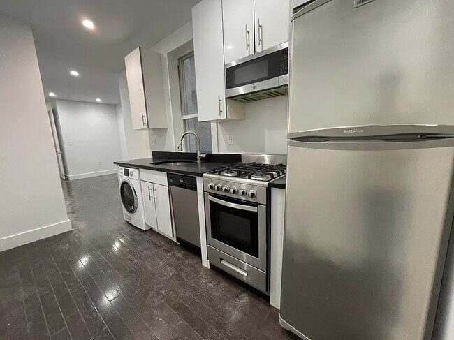 Foto del edificio - 954 Seneca Avenue