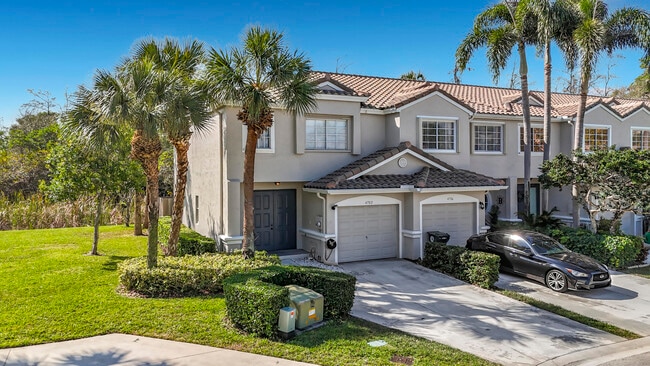 Building Photo - 4702 NW 59th Manor