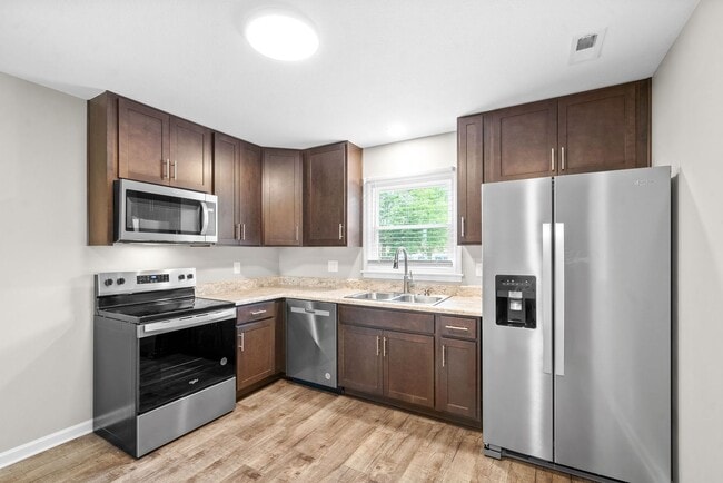 Foto del edificio - 147 Darlene Dr