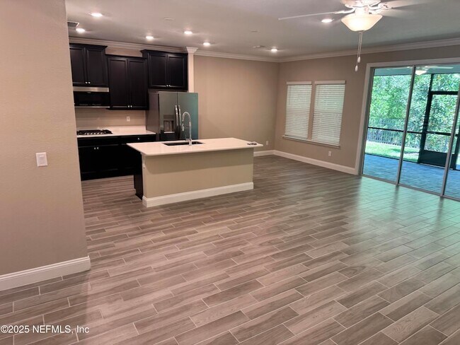 Foto del edificio - 738 Stillwater Blvd