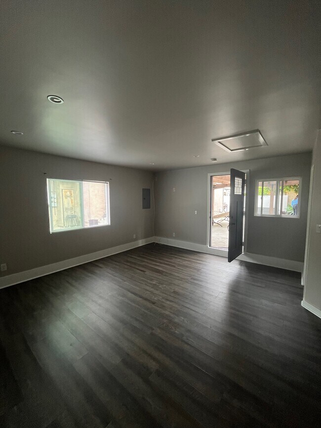 Foto del edificio - 4809 Woodruff Ave