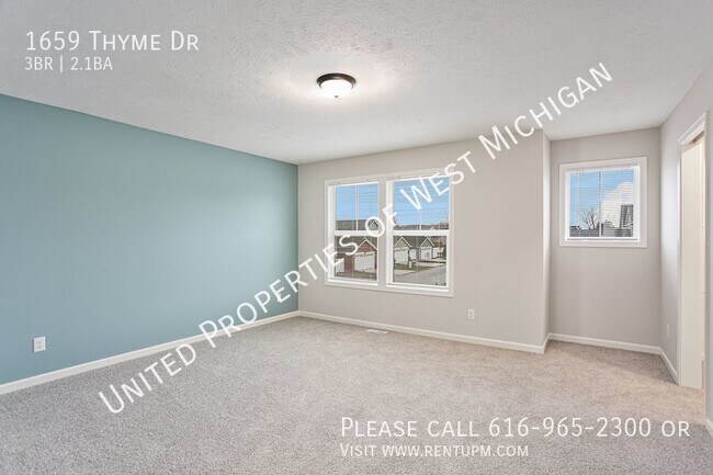 Building Photo - Available Now | 3 Bed 2.5 Bath Townhome in...