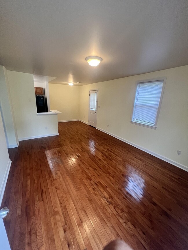 Building Photo - 2518 Kent Village Dr