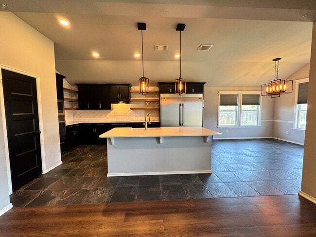 Building Photo - 1104 Black Mesa Rd