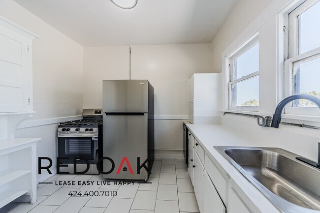 Foto del edificio - 1026 W 22nd St