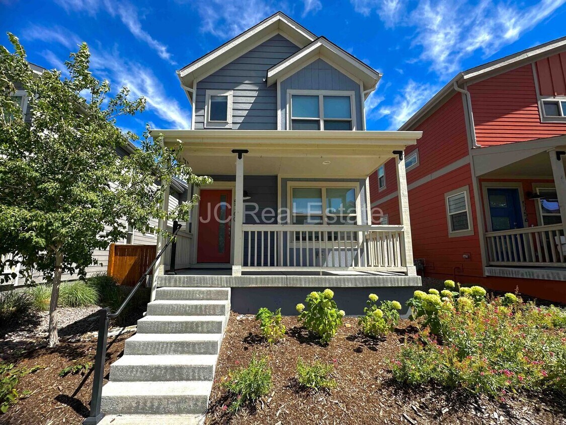 Foto principal - Fenced Side Yard!