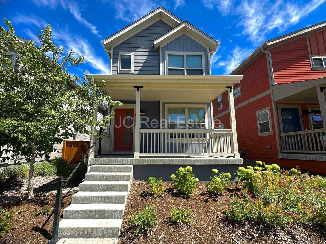 Fenced Side Yard! - Fenced Side Yard!