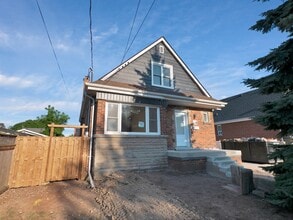 Building Photo - 167 Rosedale Ave