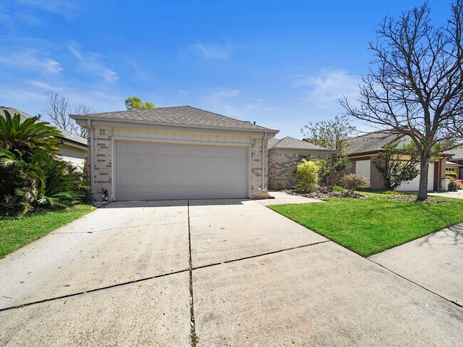 Foto del edificio - 2239 Highland Hills Dr