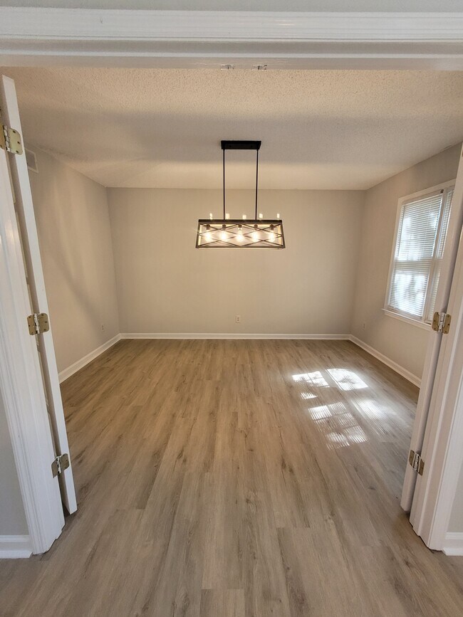 Foto del edificio - 508 Farmingdale Rd SE