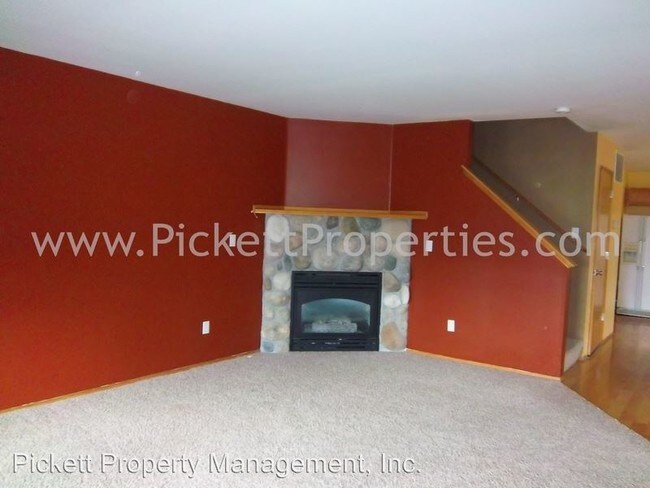 Building Photo - 3 br, 2.5 bath House - 1137 Cloninger Ct.