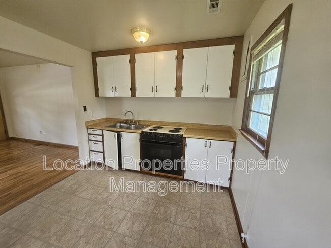 Building Photo - 1824 Missouri St