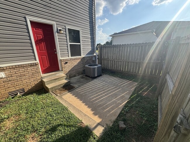 Building Photo - 179 Ingle Dr