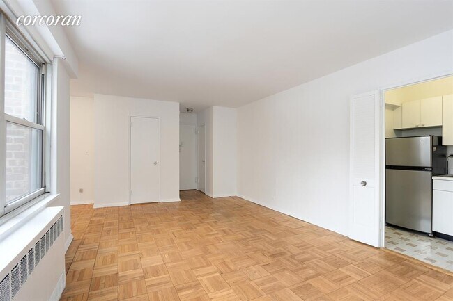 Foto del edificio - 166 E 35th St
