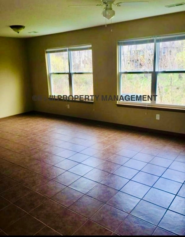 Building Photo - 409 S Darrowby Dr