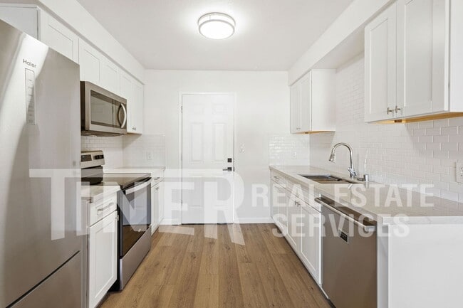 Photo - 1302 Silver Oak Wy House