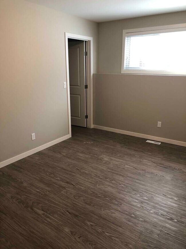 Photo du bâtiment - 925-925 Dugas St