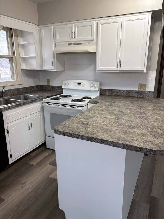 Building Photo - 925 Greeley Ave