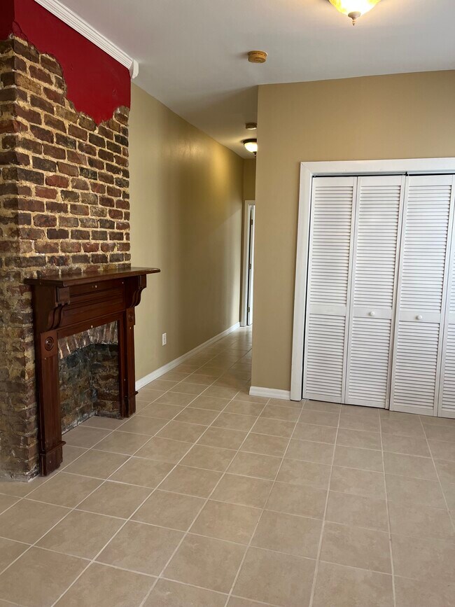 Foto del edificio - 5643 Charles Pl