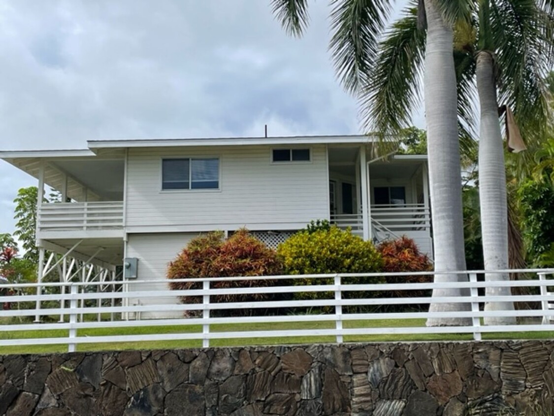 Foto principal - $3,400 / 3br - 3 Bedroom/2 Bath House (Kai...