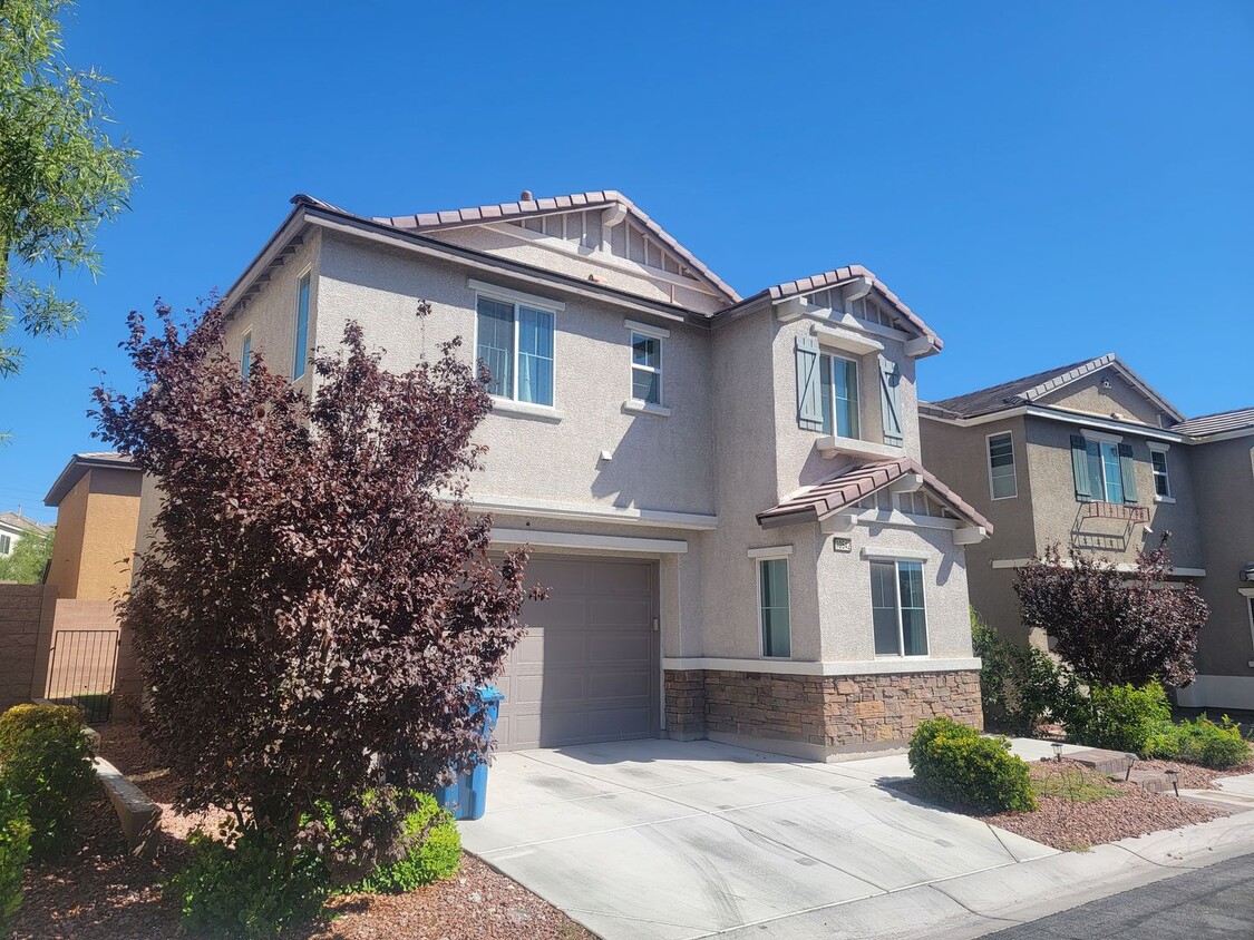 Primary Photo - 2 story 4 bed 3 bath home with rooftop patio