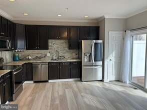 Building Photo - 215 Keenan Way