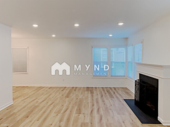 Building Photo - 2 br, 1 bath House - 3776 Harrison St
