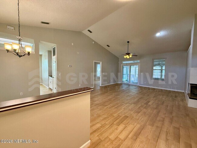 Foto del edificio - 7642 Collins Ridge Blvd