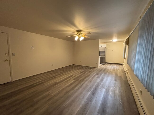 Building Photo - Large 2 bedroom apartment! Backs to Cheesman Park! One parking space in garage!