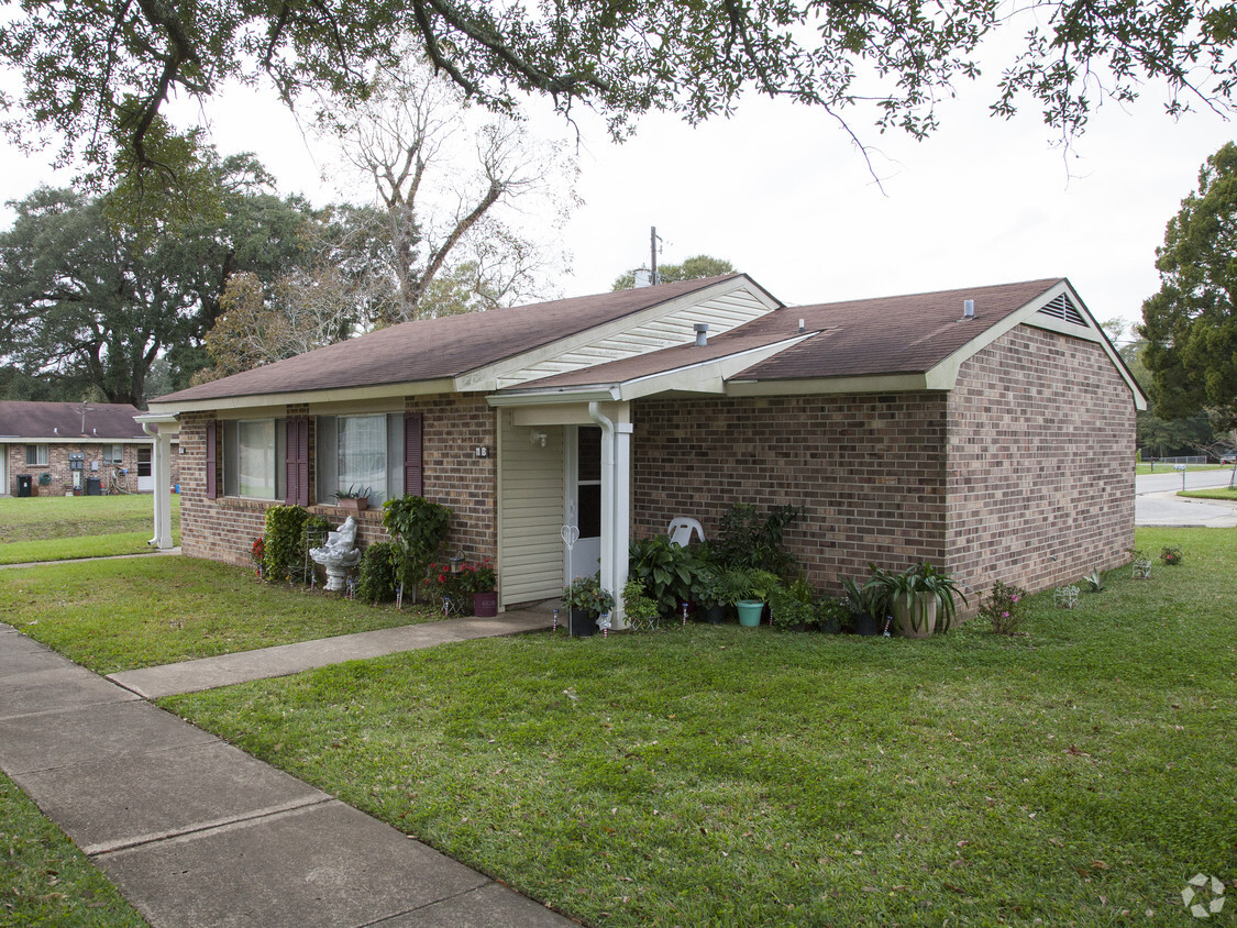 Village Oaks Apartments - Bay Minette, AL | Apartments.com